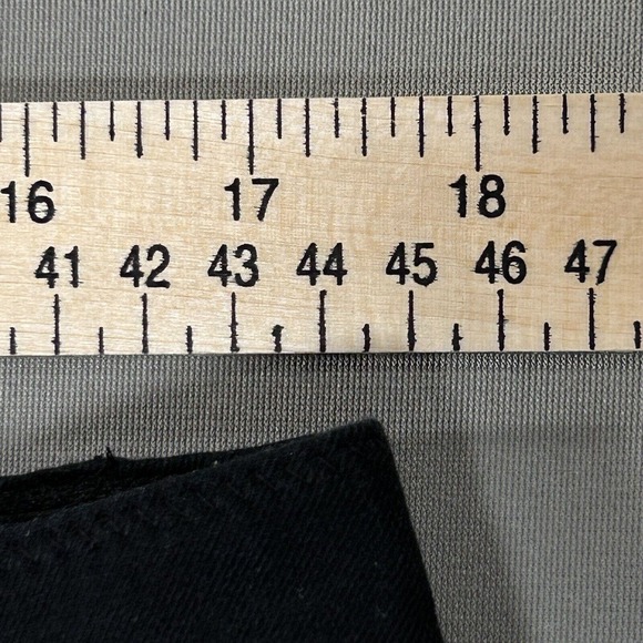 Chico’s Pants Women's 2.5 Short US 14 Black So Slimming Trousers Measure 35x28 - Picture 5 of 12